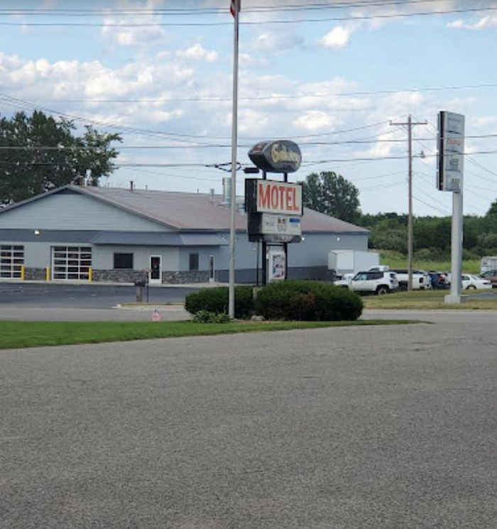 Gateway Motel - From Web Listing (newer photo)